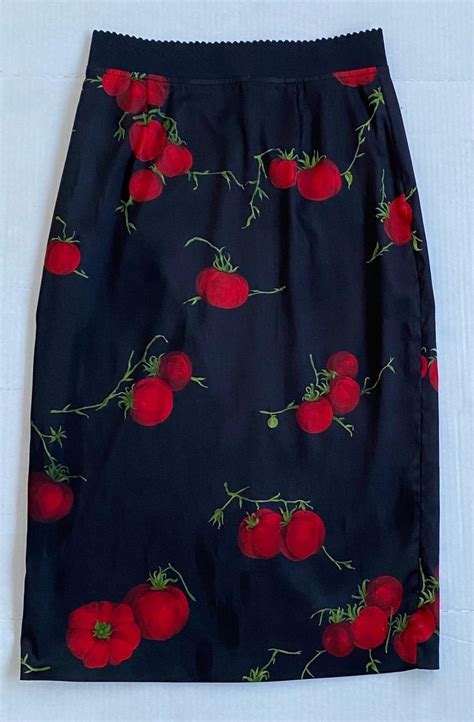 like dolce&gabbana red dolce & gabbana tomato-print skirt buy|dolce and gabbana online store.